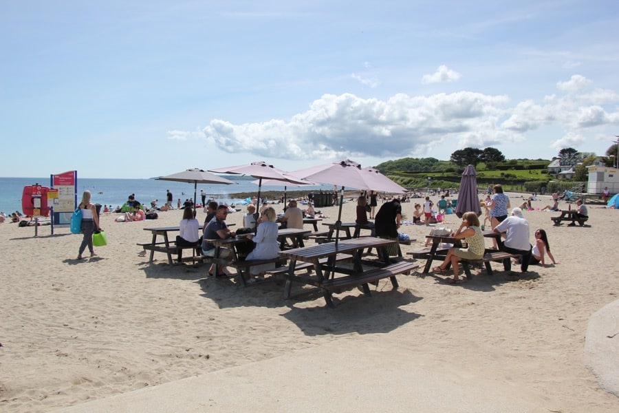 gyllyngvase beach near falmouth holiday apartments